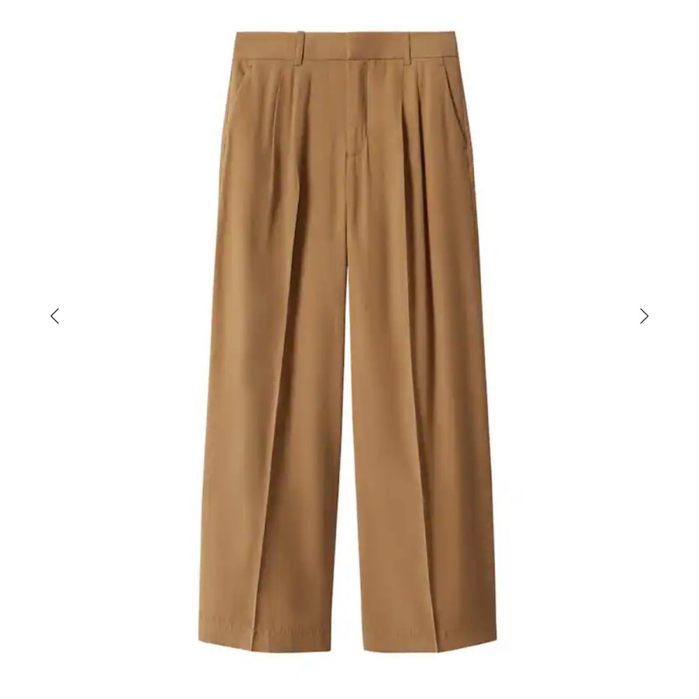 Wide-leg design, Long design, Dart detail, Medium waist, Loops, Side pockets